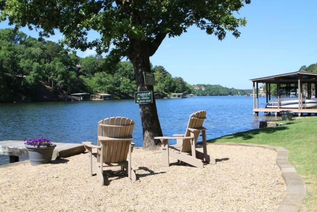 #02 - Unique Lakeside Studio Cottage- Pet Friendly 핫스프링스 외부 사진